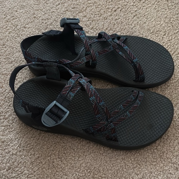 Chaco Black and Multicolor Strappy Sandals size W 9 - Picture 2 of 7